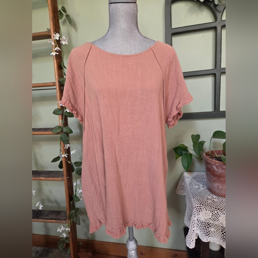 Umgee Linen And Cotton Blush Short Sleeve Tunic Top with Fringed Hem